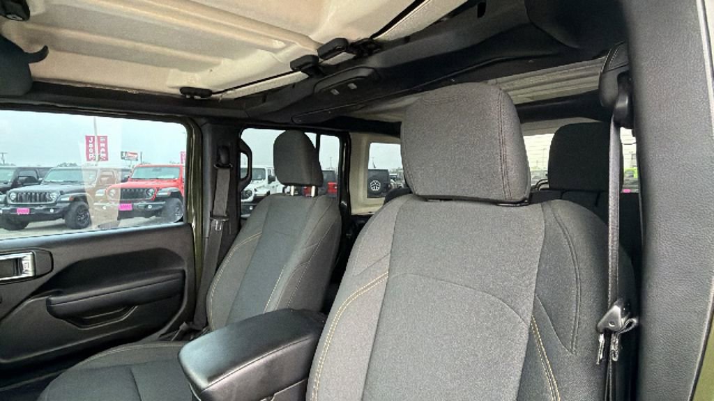 Used 2024 Jeep Wrangler Unlimited Sport AWD/4WD image 16