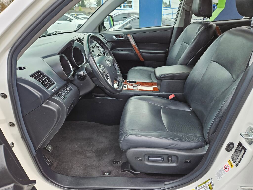 Used 2013 Toyota Highlander Limited image 22