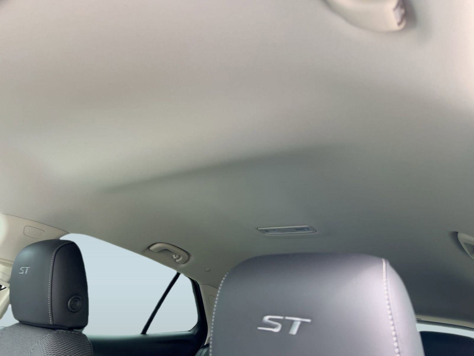 Certified 2023 Buick Envision Preferred w/ Sport Touring Package image 16