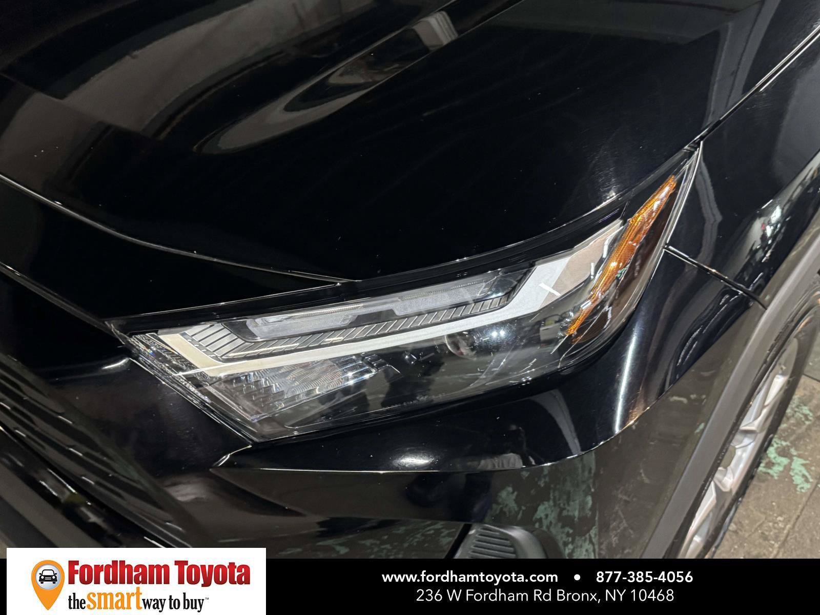 Used 2025 Toyota RAV4 XLE AWD/4WD image 8
