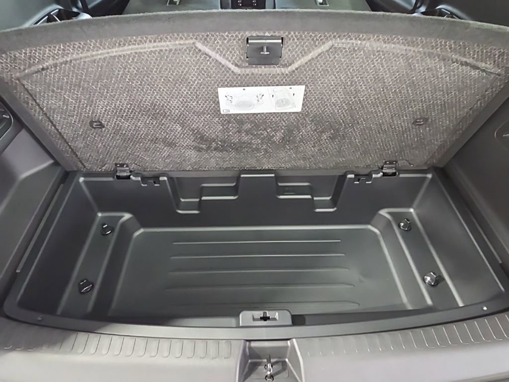 New 2026 Chevrolet Traverse LT image 38