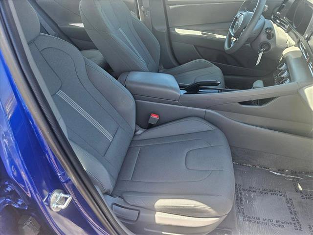 Used 2023 Hyundai Elantra SE FWD image 19