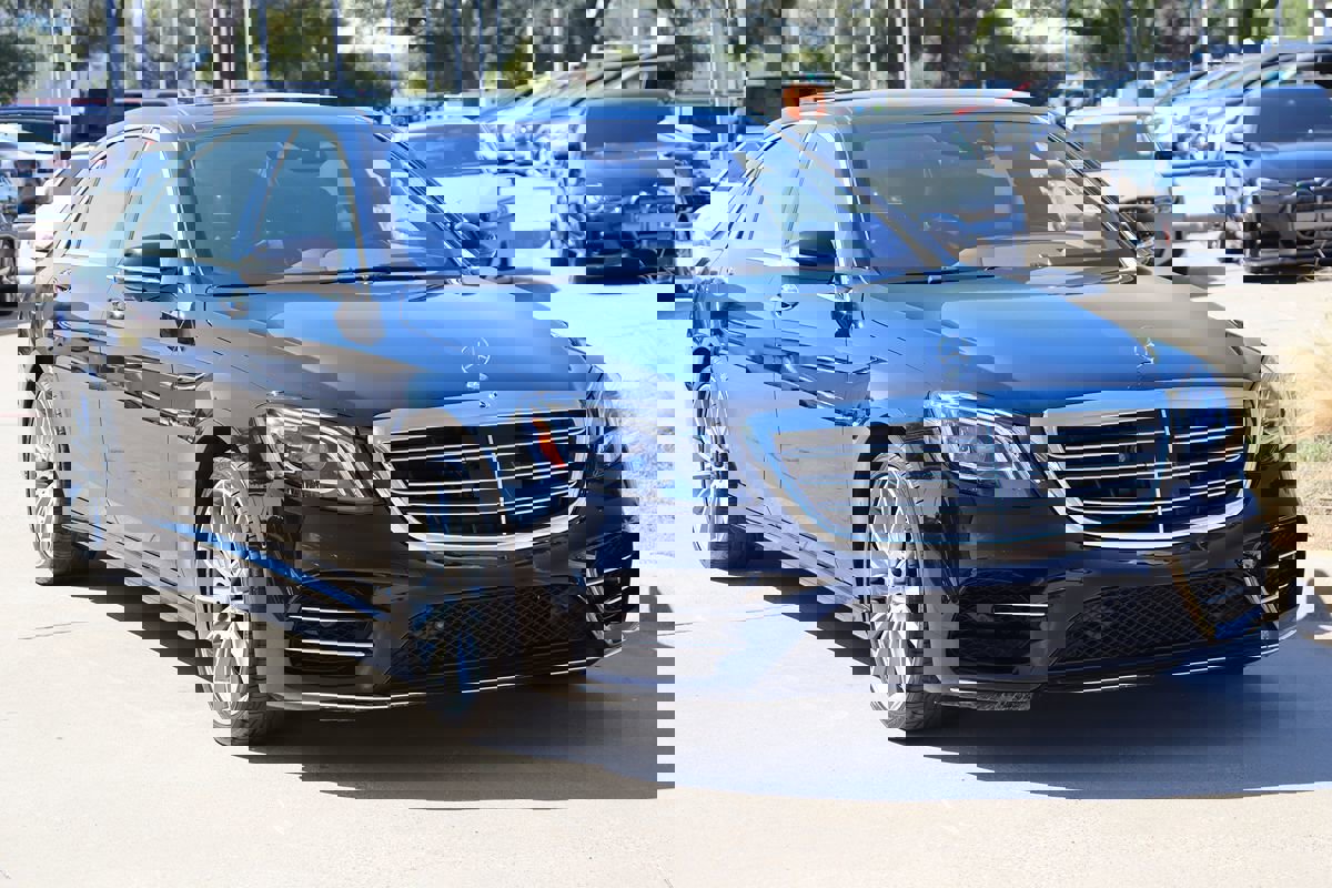 Used 2019 Mercedes-Benz S 560 Sedan image 2