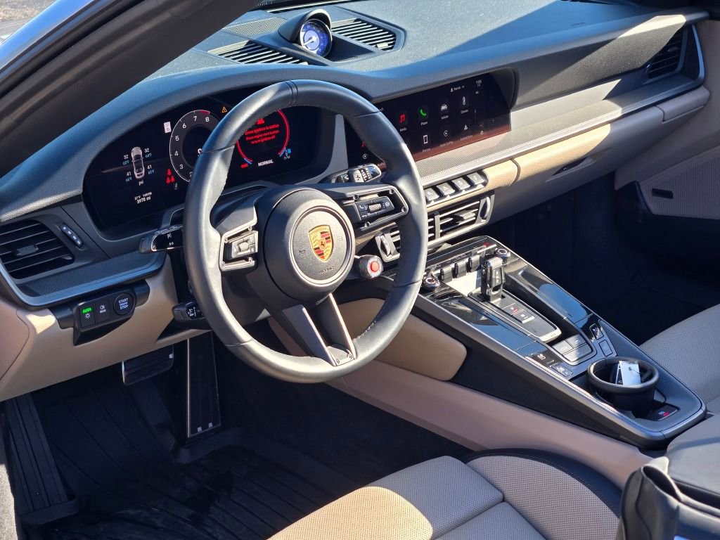 Certified 2025 Porsche 911 Carrera image 4