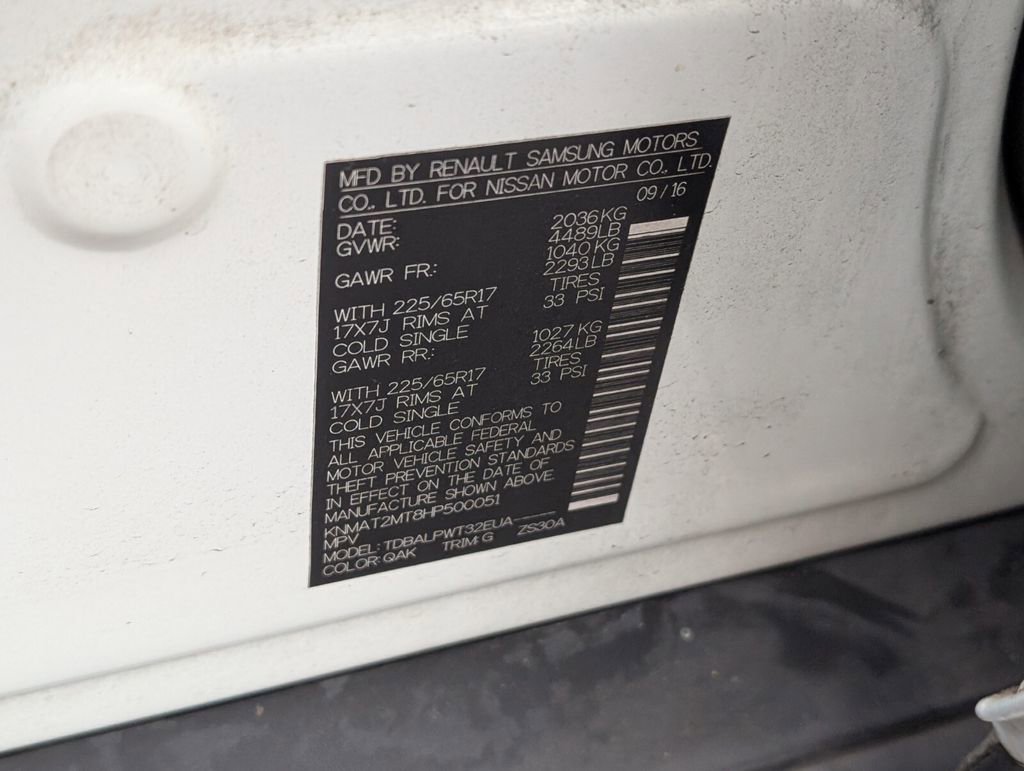 Used 2017 Nissan Rogue S image 18