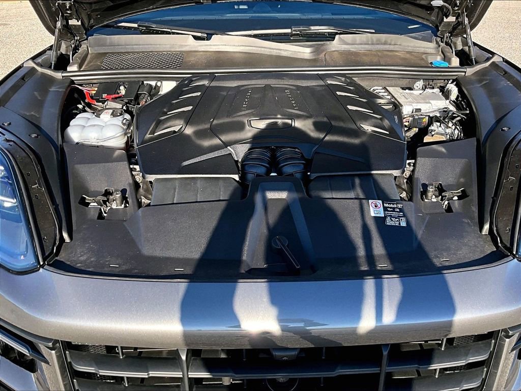 Certified 2025 Porsche Cayenne GTS image 21