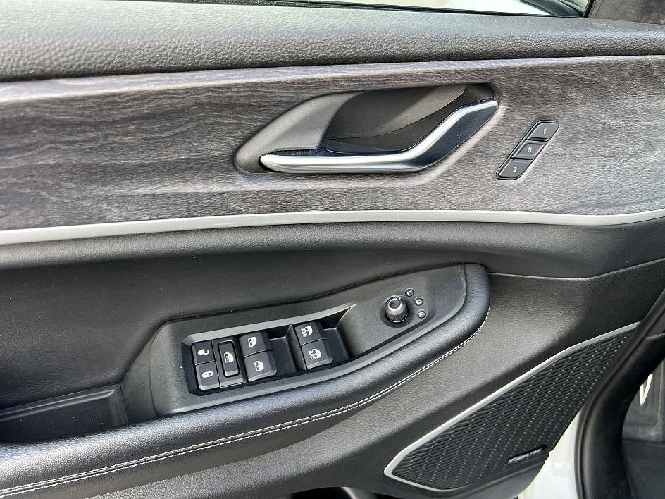 Used 2021 Jeep Grand Cherokee L Limited image 20