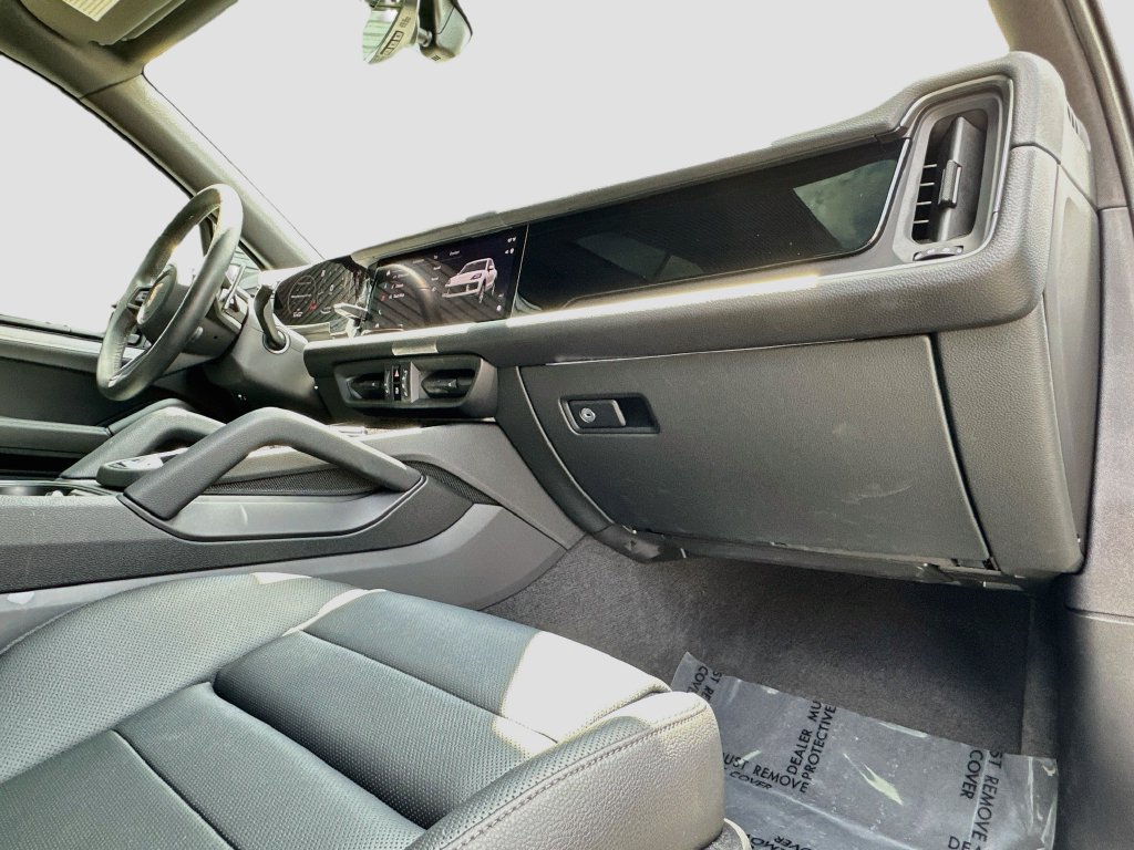 Certified 2026 Porsche Cayenne AWD/4WD image 30