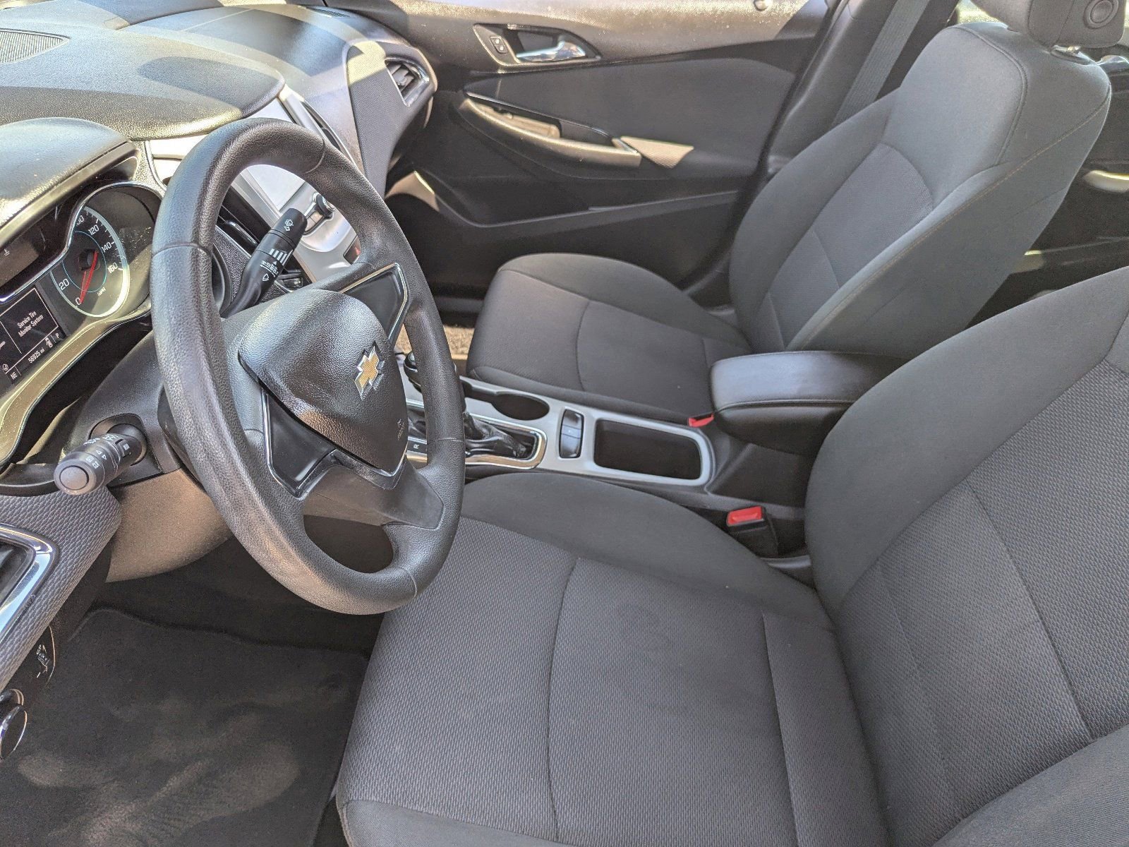 Used 2018 Chevrolet Cruze LS FWD image 17