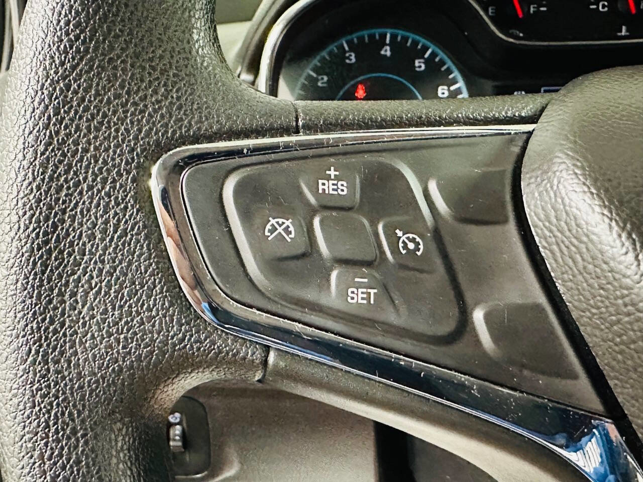 Used 2018 Chevrolet Cruze LT image 16