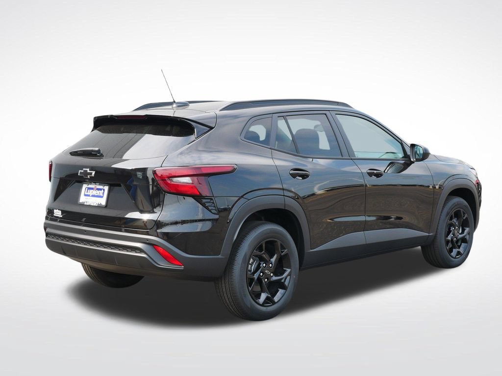 New 2026 Chevrolet Trax LT w/ Driver Confidence Package FWD image 3