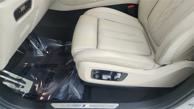 Used 2023 BMW X6 xDrive40i w/ Executive Package image 35