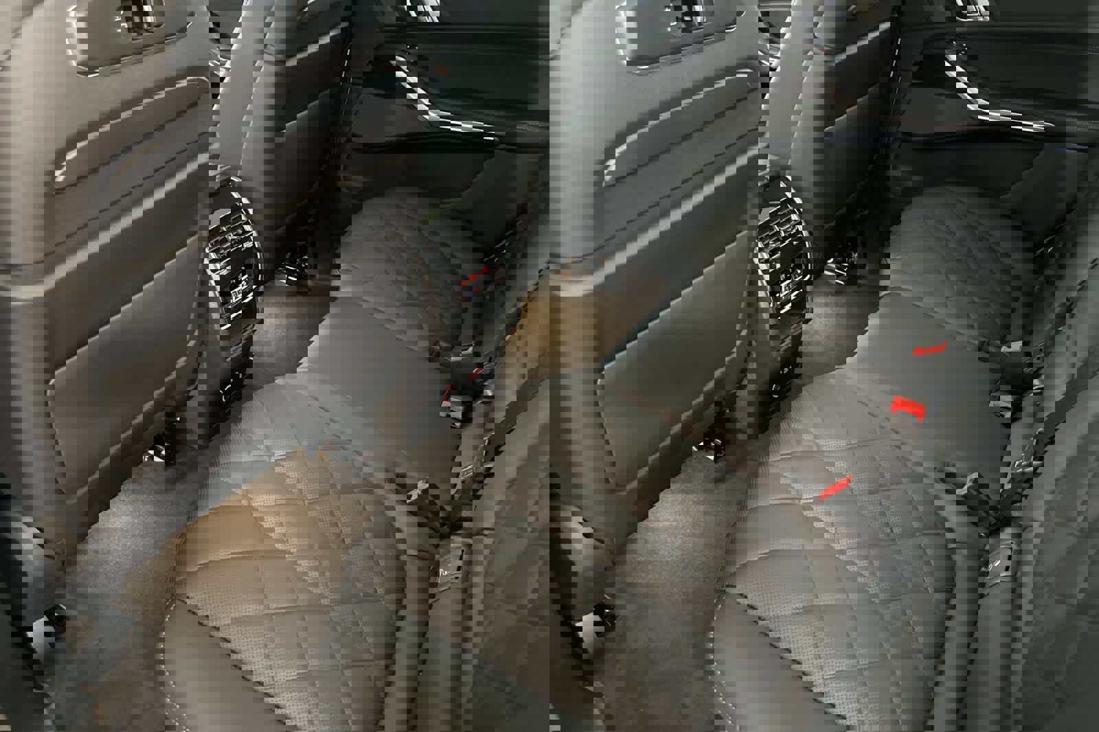 Used 2026 BMW X7 xDrive40i w/ Executive Package image 4