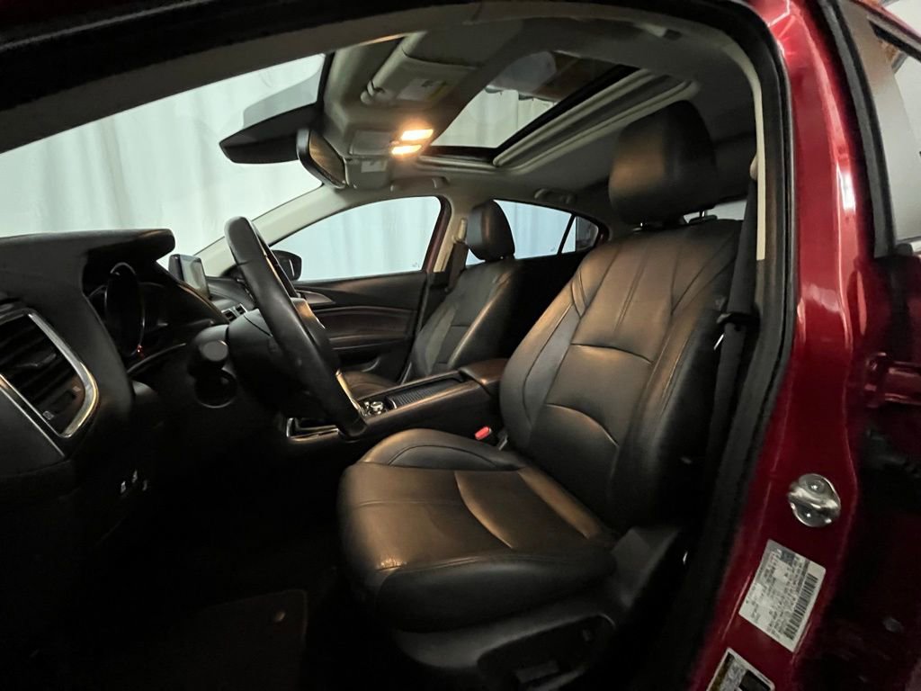 Used 2018 MAZDA MAZDA3 Grand Touring w/ Premium Equipment Package image 9