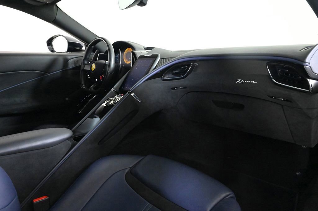 Used 2021 Ferrari Roma image 17