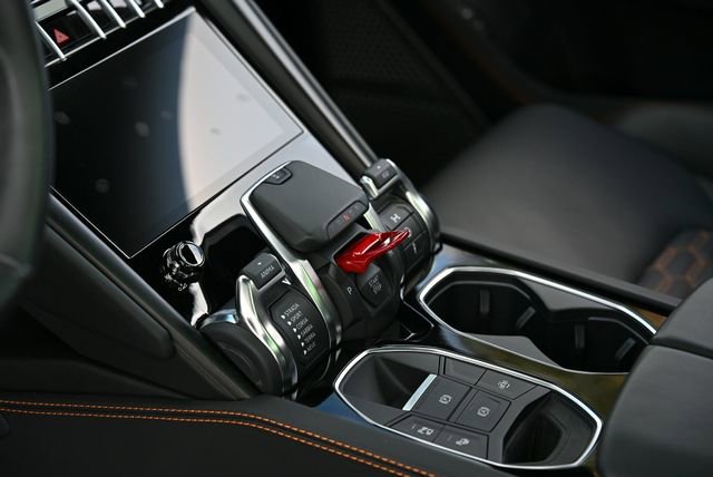 Used 2023 Lamborghini Urus S AWD/4WD image 32