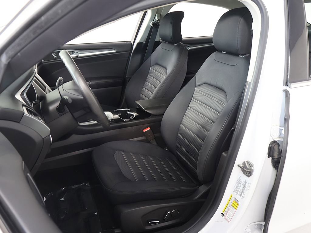 Used 2016 Ford Fusion SE FWD image 24