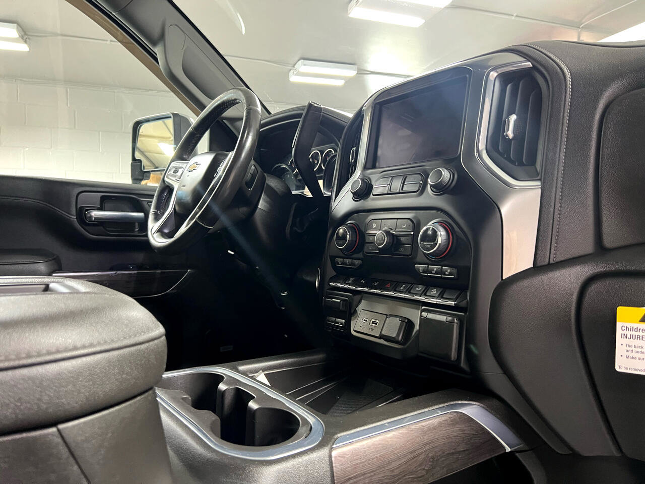 Used 2022 Chevrolet Silverado 3500 LTZ image 13