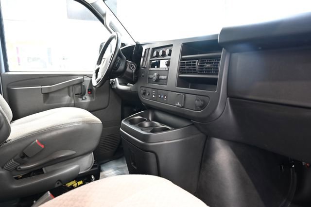 Used 2023 GMC Savana 3500 LS RWD image 16