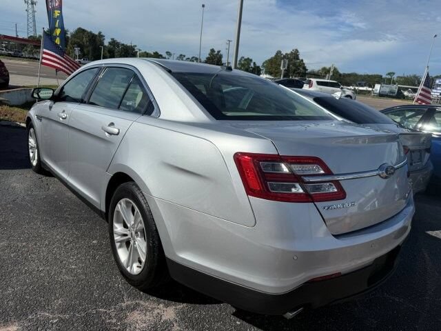 Used 2017 Ford Taurus SEL FWD image 6