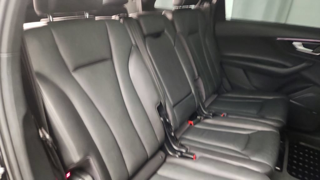 Used 2018 Audi Q7 3.0T Prestige w/ Prestige Package AWD/4WD image 45