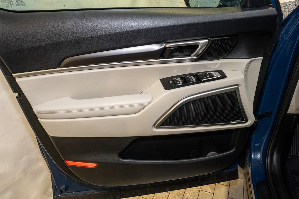 Used 2024 Kia Telluride S w/ S Sunroof Package image 12