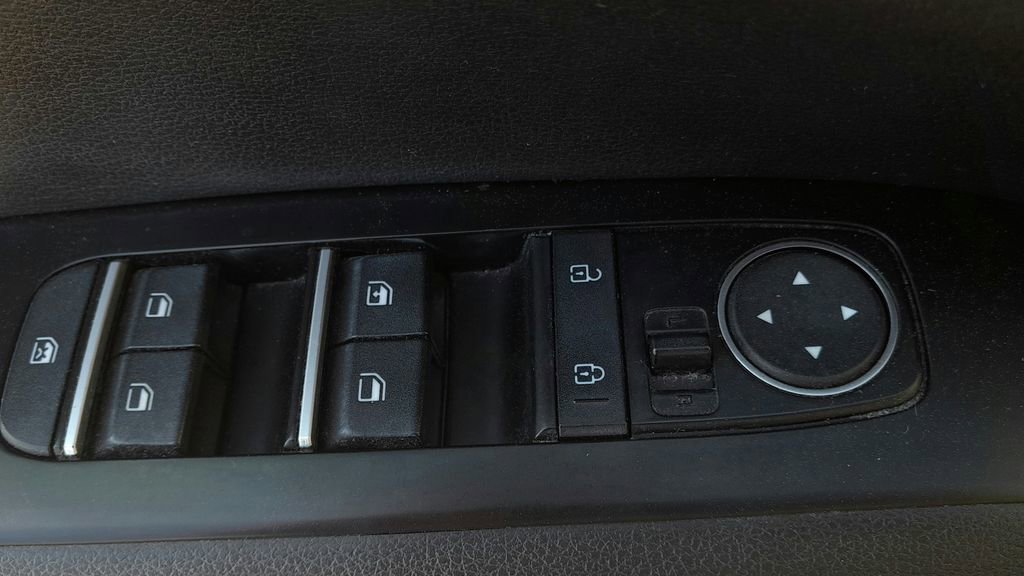 Used 2020 Kia Soul S FWD image 16