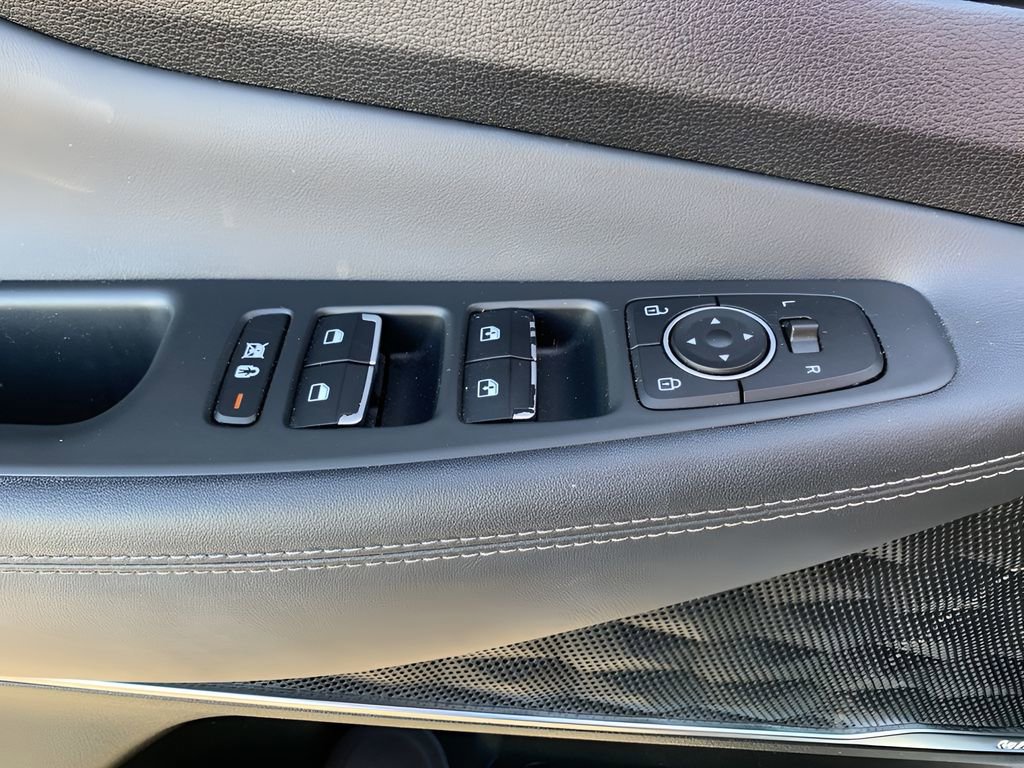 Used 2019 Hyundai Santa Fe Limited w/ Cargo Package image 12