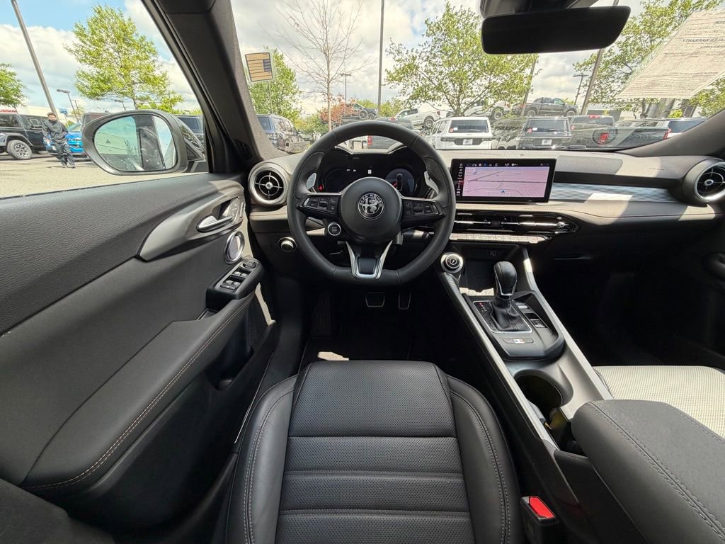 Used 2025 Alfa Romeo Tonale Veloce w/ Premium Package image 19