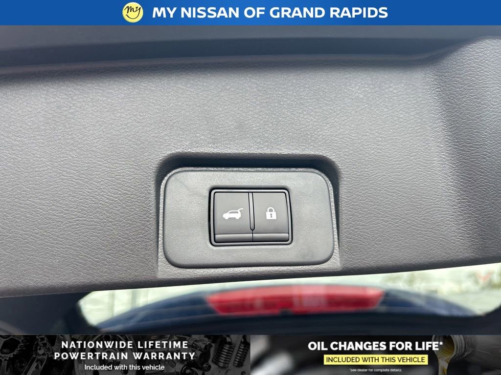New 2026 Nissan Rogue SV w/ Cold Weather Package AWD/4WD image 23