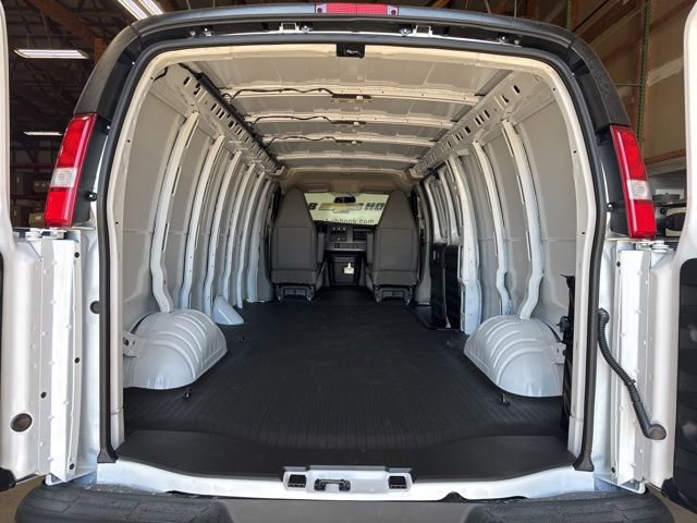 New 2026 Chevrolet Express 3500 Extended w/ Driver Convenience Package RWD image 21