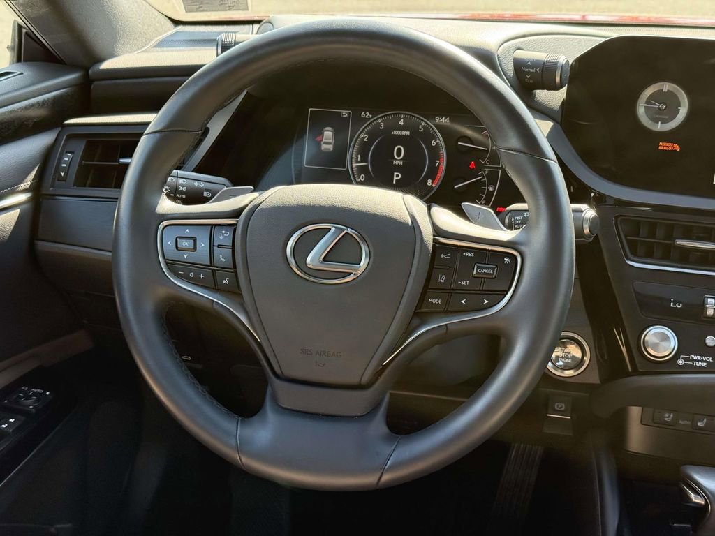 Used 2025 Lexus ES 350 w/ Premium Package FWD image 10