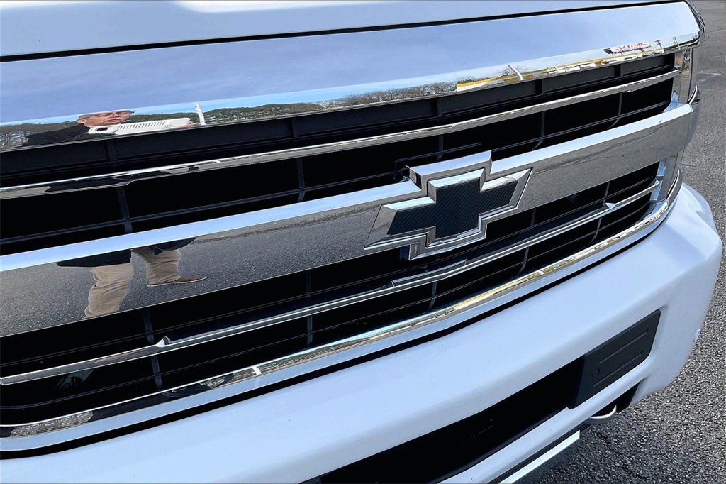 Used 2019 Chevrolet Silverado 3500 High Country w/ Duramax Plus Package image 29