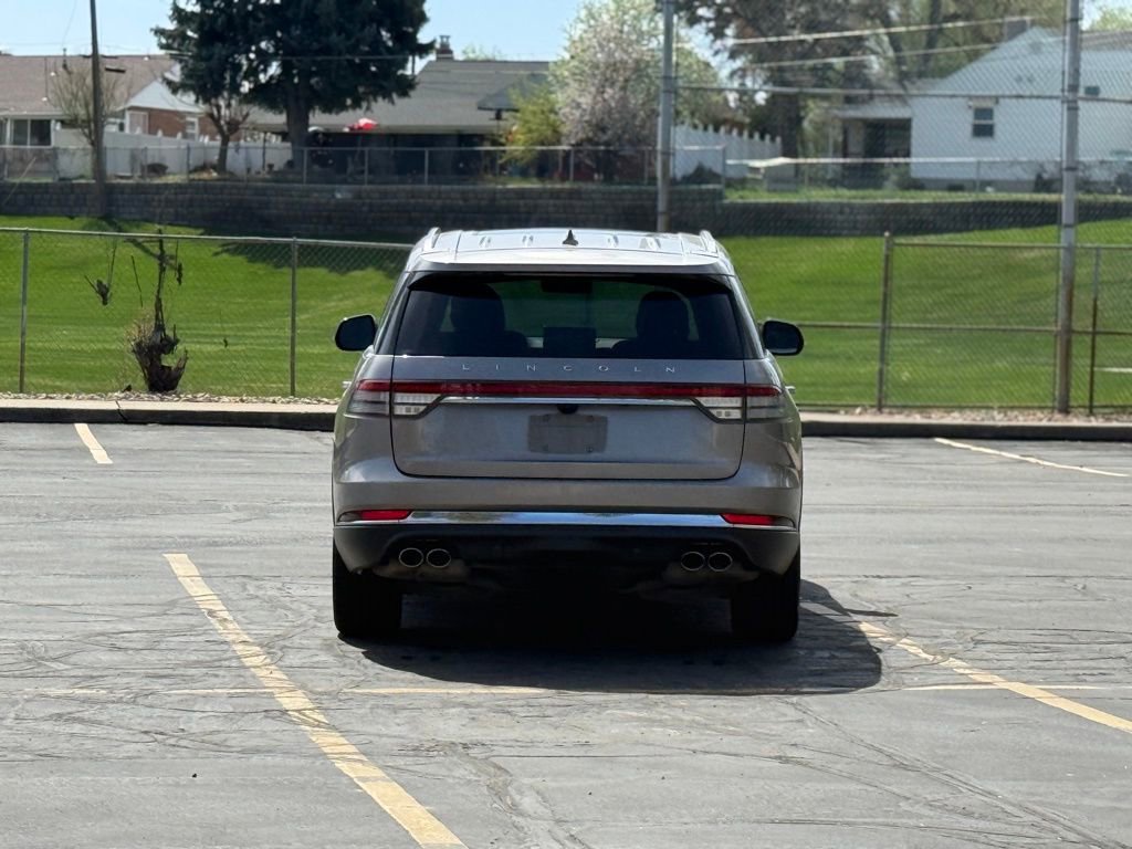Used 2020 Lincoln Aviator Reserve w/ Equipment Group 202A image 6