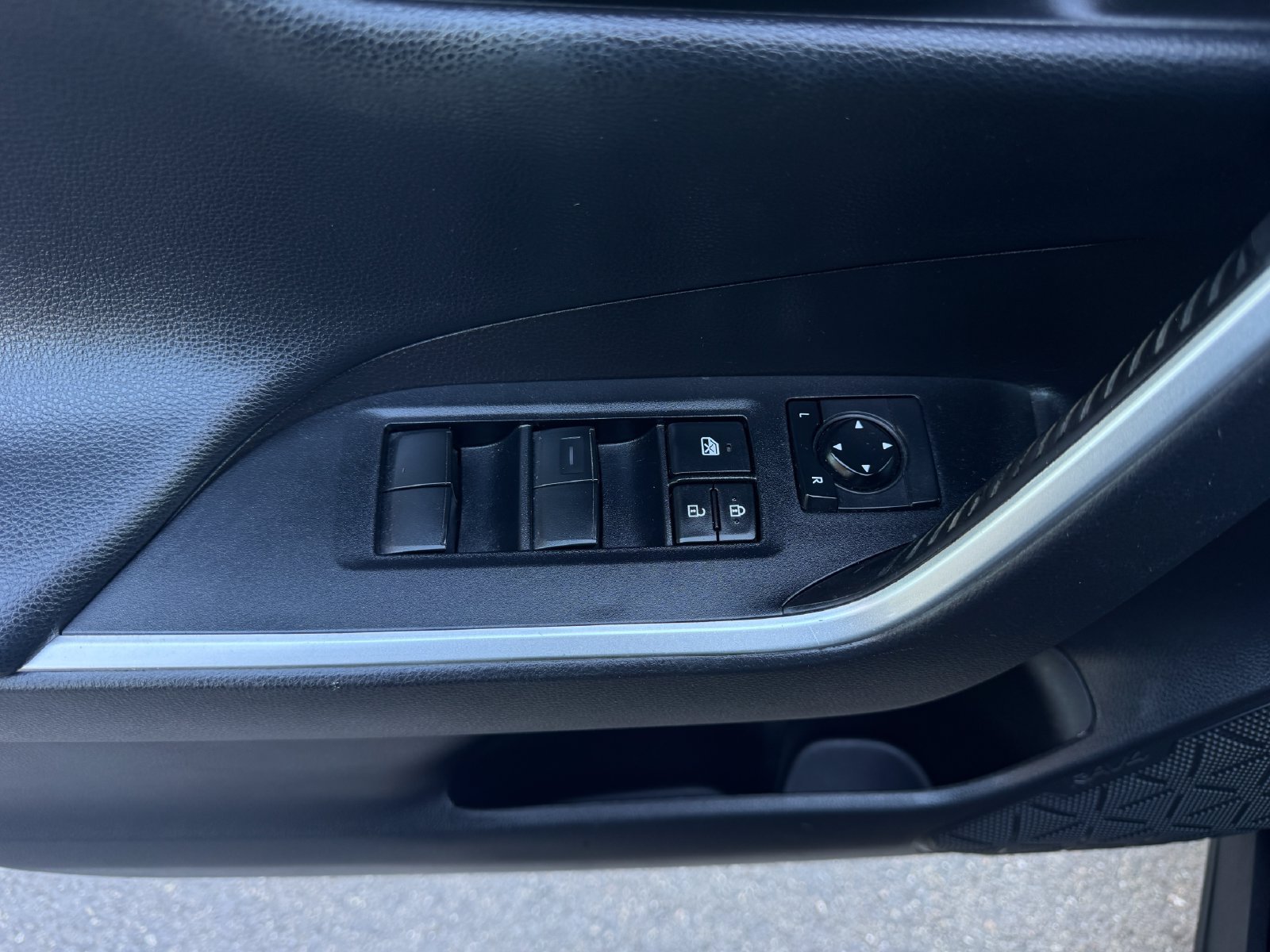 Used 2020 Toyota RAV4 Adventure AWD/4WD image 13