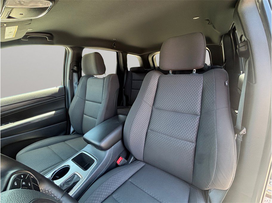 Used 2019 Jeep Grand Cherokee Laredo AWD/4WD image 18