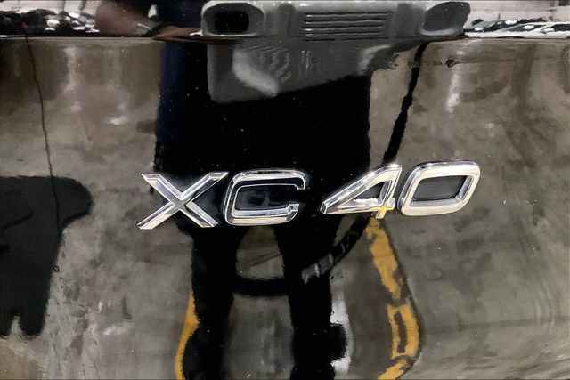 Certified 2023 Volvo XC40 B4 Plus w/ Driver Assist Package FWD image 11
