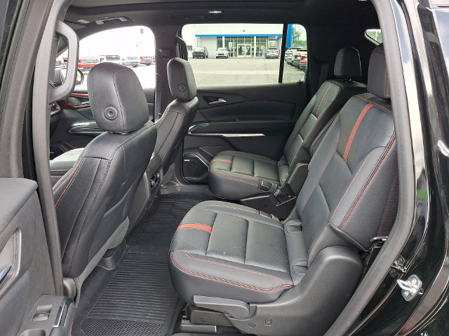 Used 2025 Chevrolet Traverse RS FWD image 10