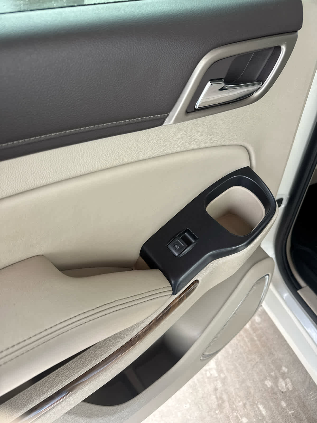 Used 2015 GMC Yukon Denali w/ Touring Package image 23