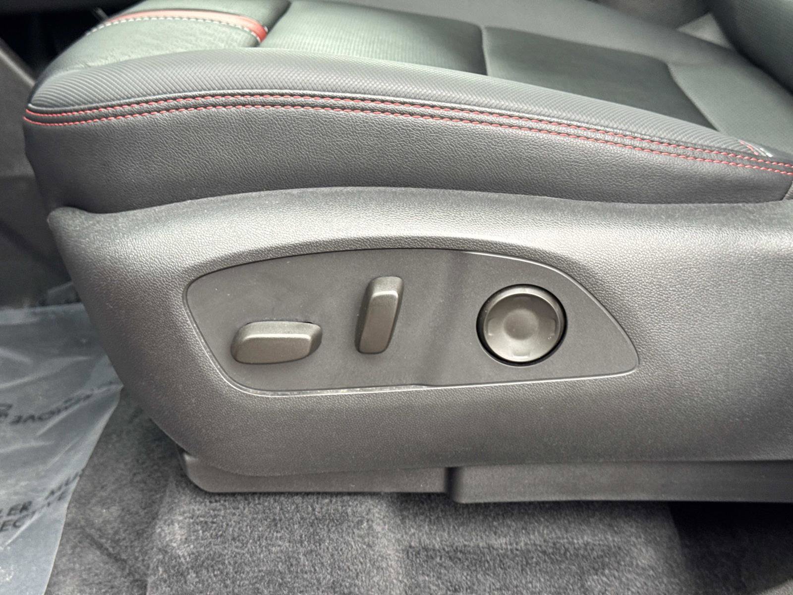 Used 2024 Chevrolet Traverse RS w/ LPO, Floor Liner Package image 21