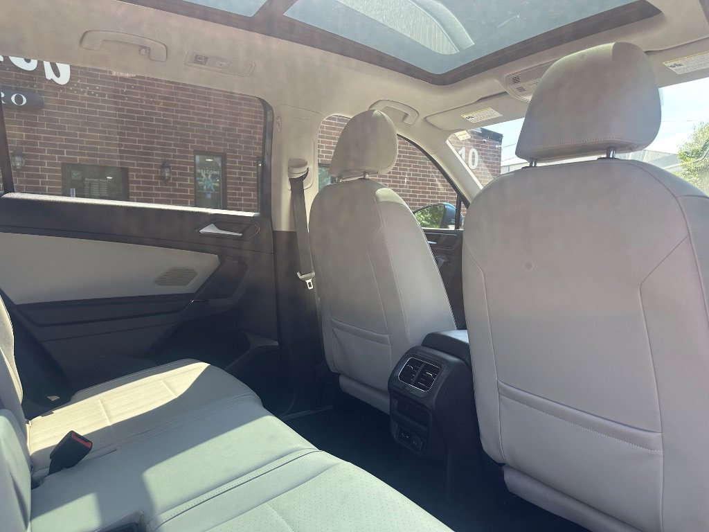Used 2018 Volkswagen Tiguan SE w/ Panoramic Sunroof Package AWD/4WD image 18