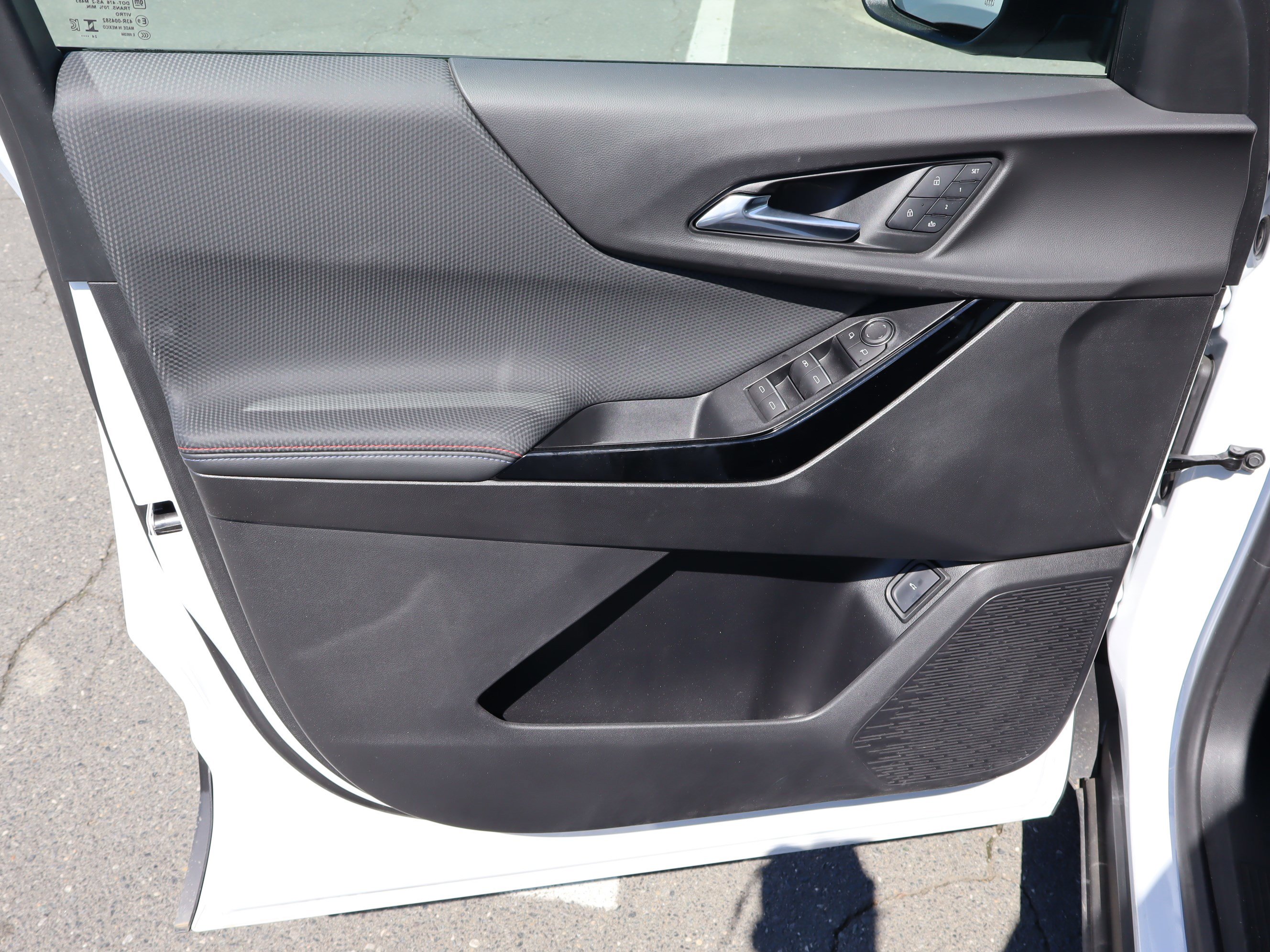 Used 2025 Chevrolet Equinox RS w/ Safety and Technology Package image 15