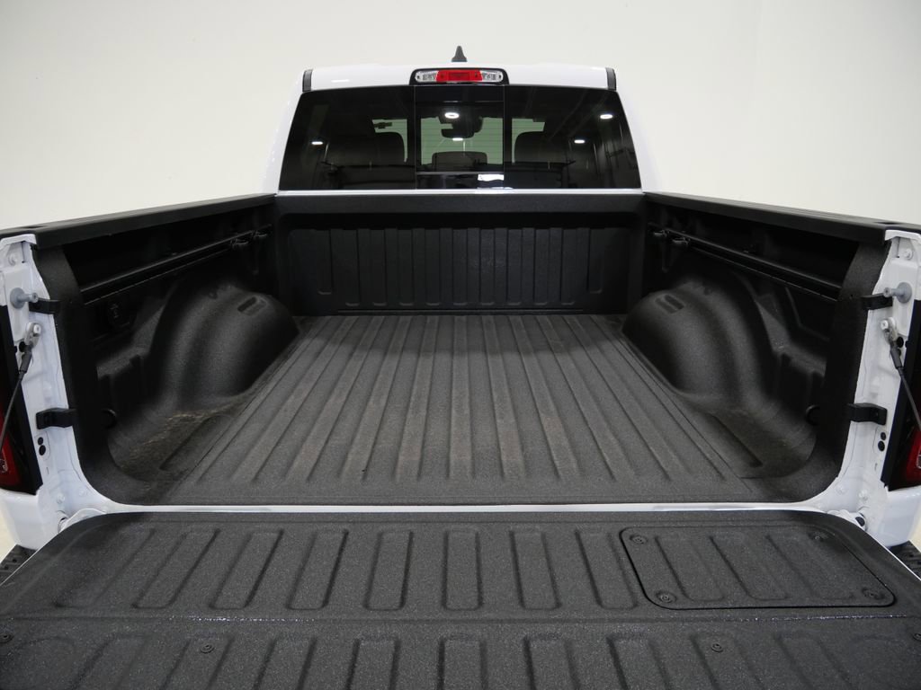 New 2026 RAM 1500 Laramie AWD/4WD image 24
