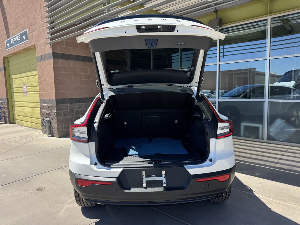 Used 2023 Volvo C40 P8 Recharge Ultimate AWD/4WD image 37