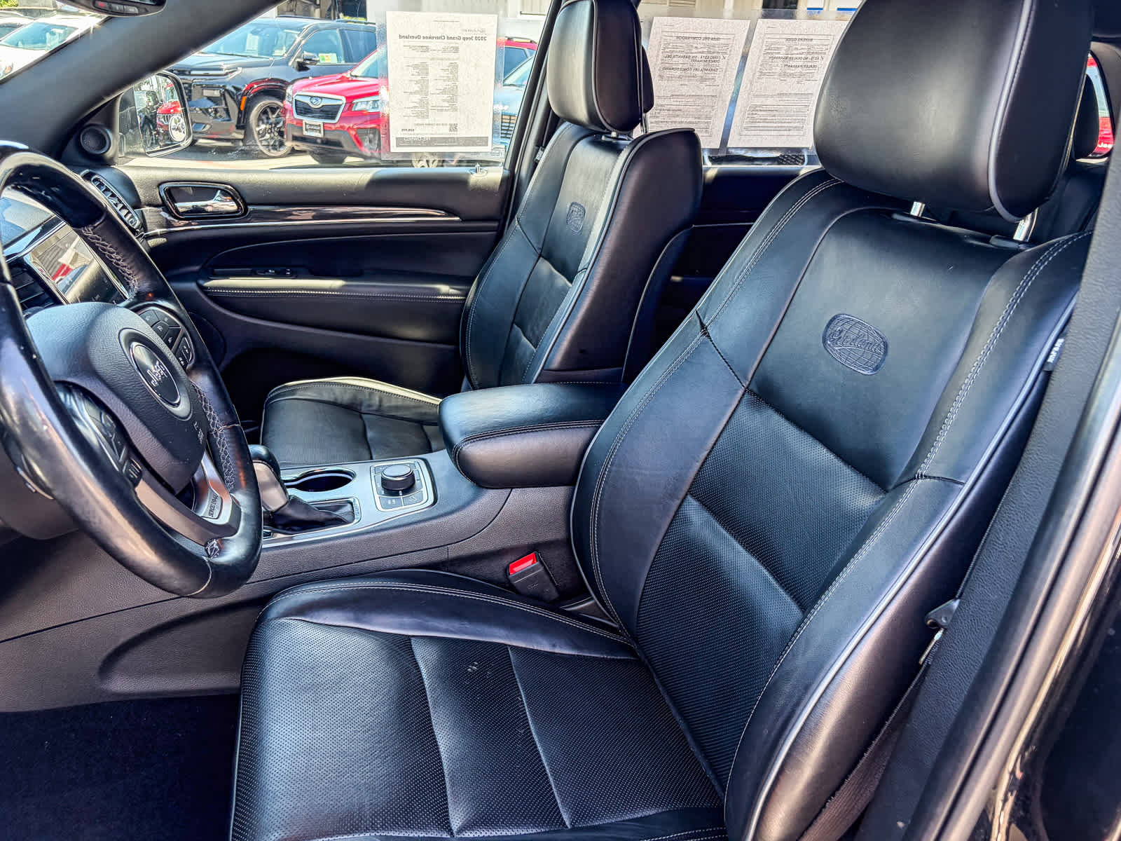 Used 2020 Jeep Grand Cherokee Overland AWD/4WD image 16