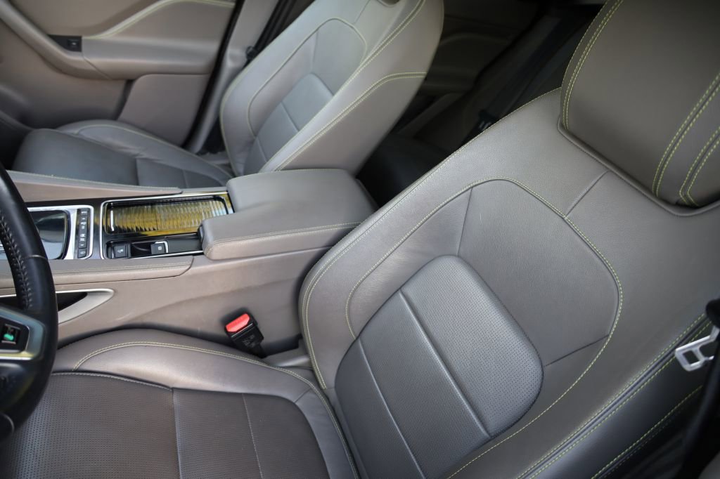 Used 2018 Jaguar F-PACE R-Sport AWD/4WD image 15