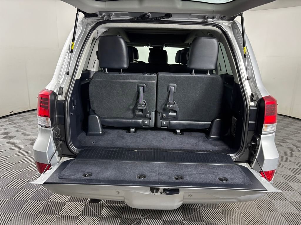 Used 2016 Toyota Land Cruiser AWD/4WD image 30