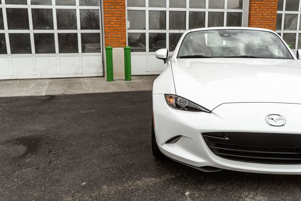 Used 2019 MAZDA MX-5 Miata RF Grand Touring image 36