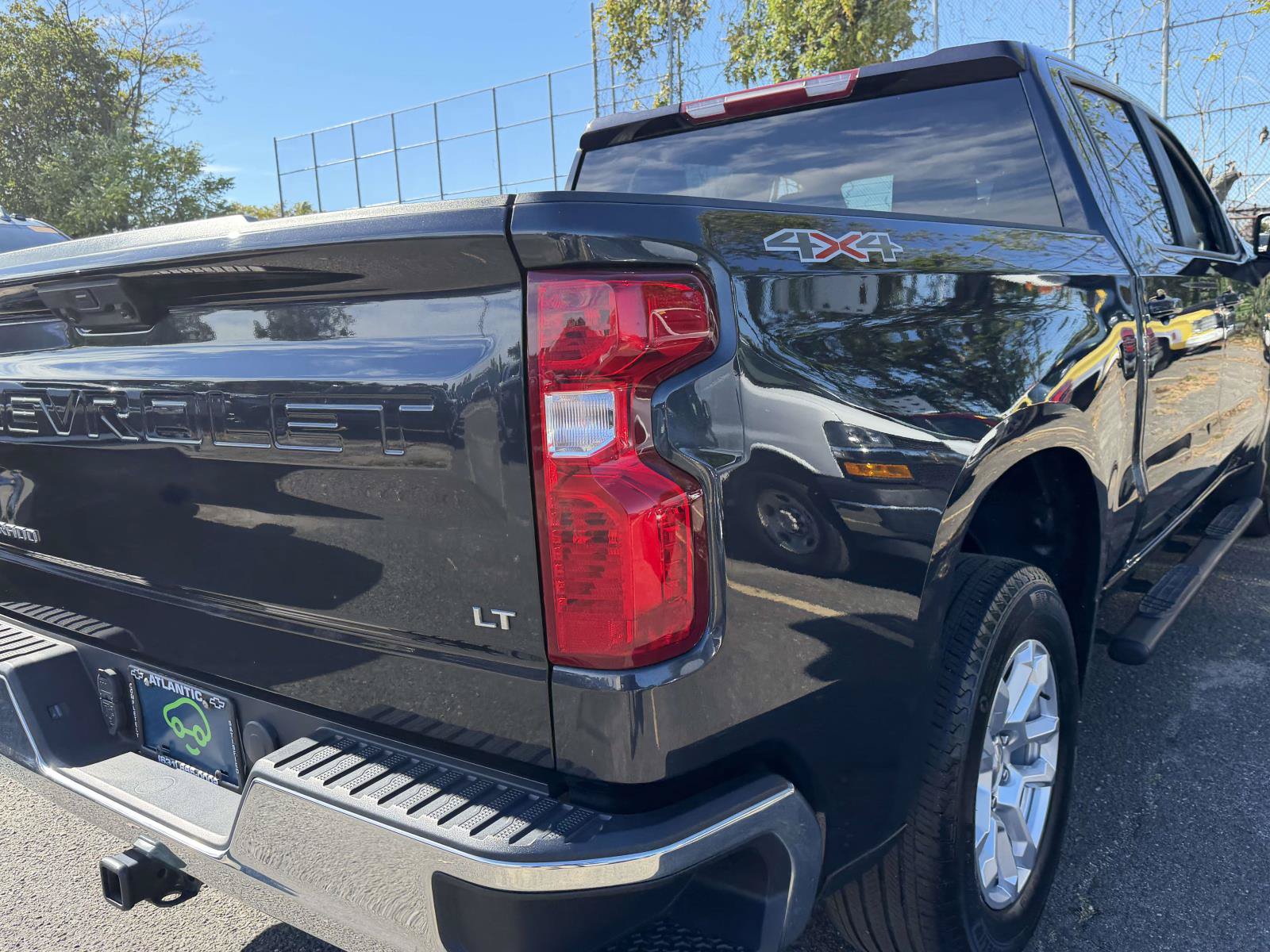 Used 2024 Chevrolet Silverado 1500 LT AWD/4WD image 6