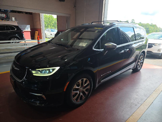 Used 2022 Chrysler Pacifica Pinnacle FWD video 1